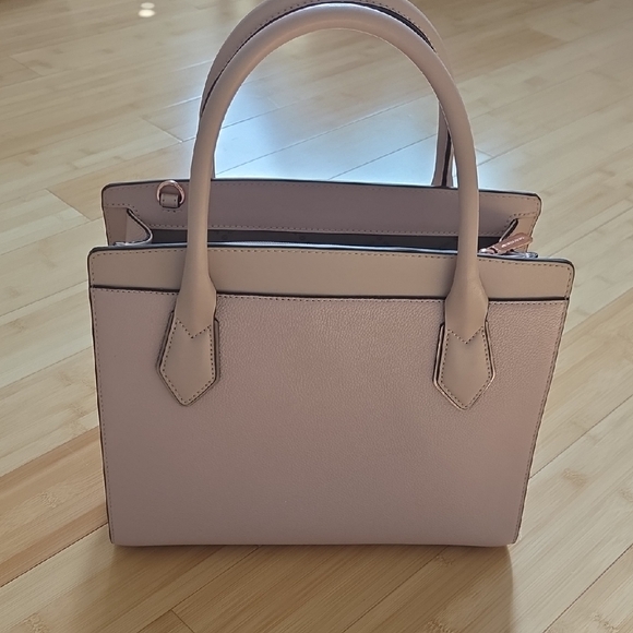 Elegant Tan Handbag - Picture 3 of 6